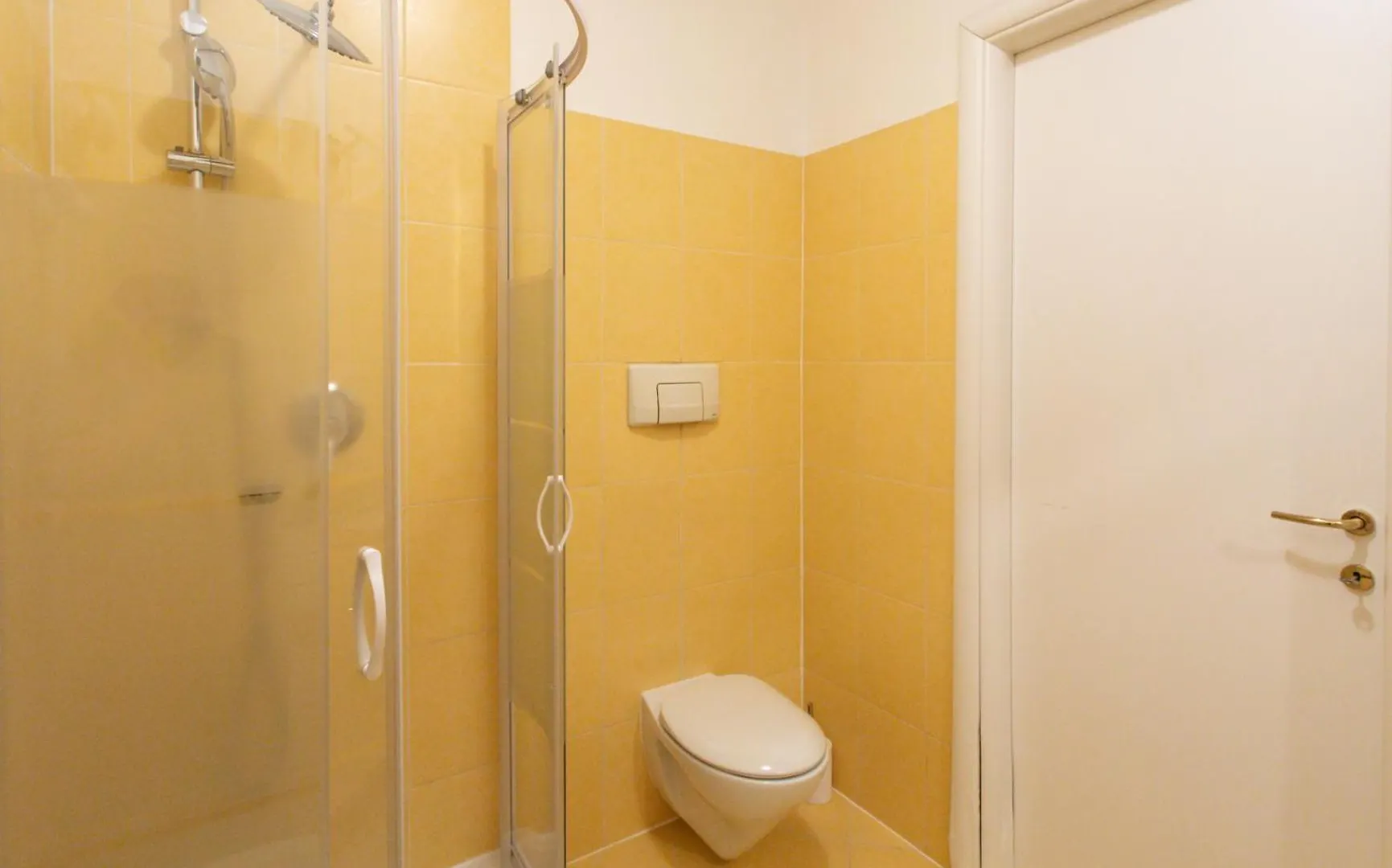#13 Orange Suite Ac Wifi Balcony 3Mins Walk Sea Front Nice 0*,  France